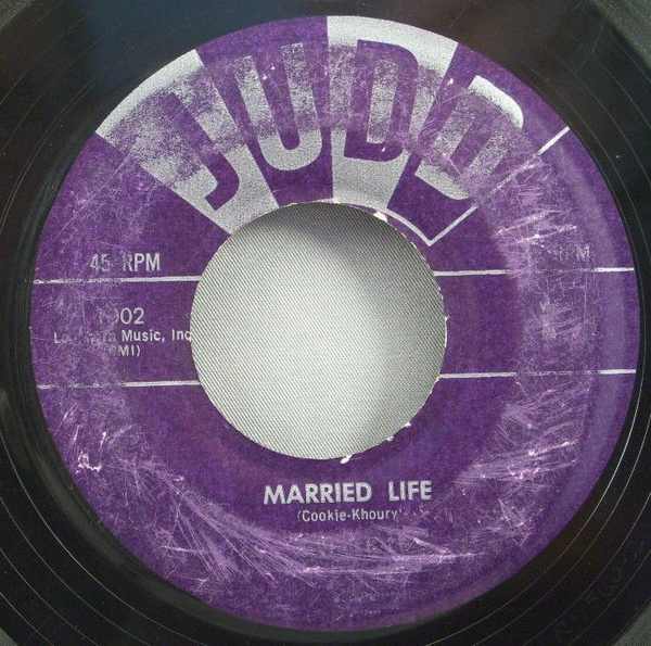 COOKIE AND HIS CUPCAKES - Mathida / Married Life - Disque 45T x 1